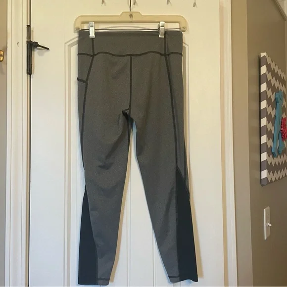 Under Armour Capri Leggings Girls Large - Picture 5 of 6